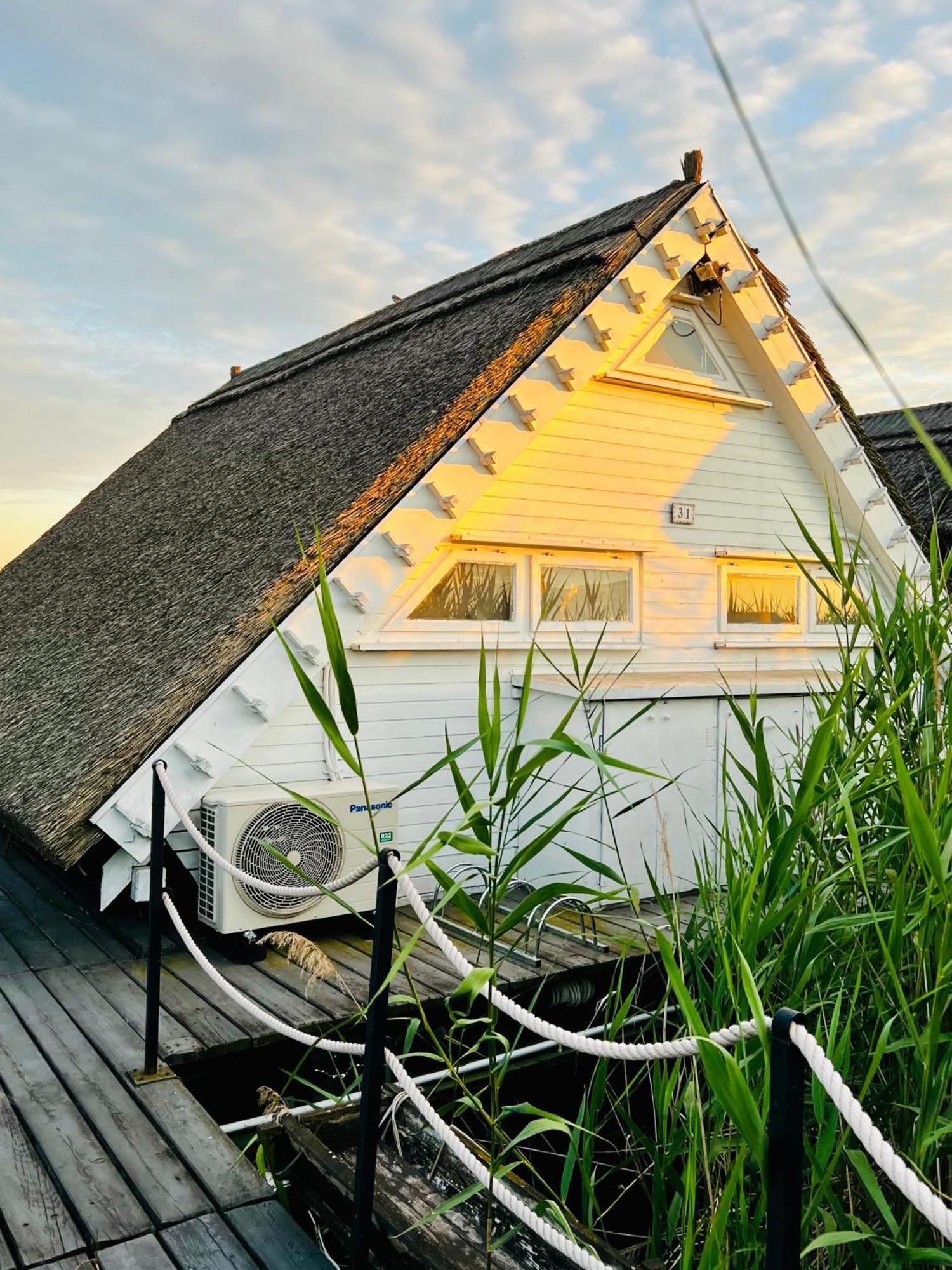 Seehuette Neusiedlersee - Seehaus Inklusive Elektroboot Rust Zewnętrze zdjęcie